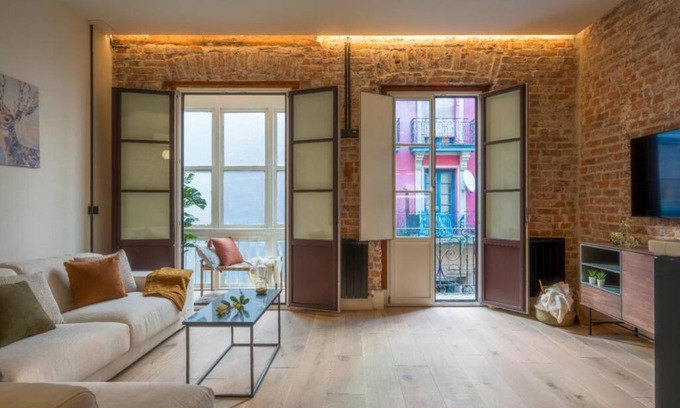 San Francisco Apartment | Discover Rustic Bilbao: A Unique Stay Awaits