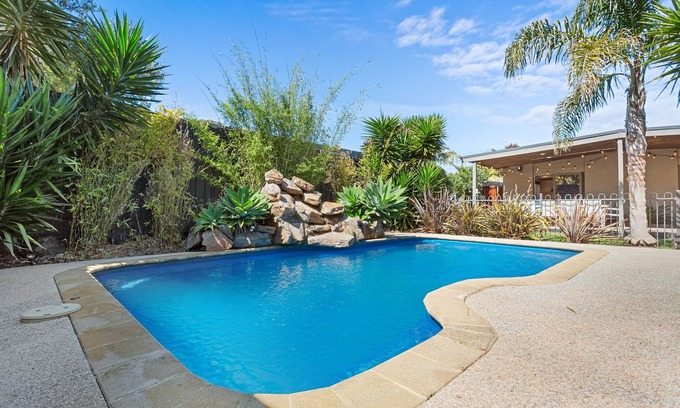 Rye House | Rustic Bubbles: Guest Rated 10/10 with Oceanfront Bliss