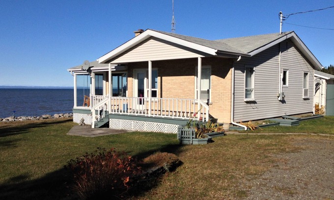 Saint-Simon Ski Chalet | Rustic seaside cottage with private heated pool