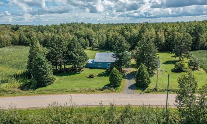 Mauricie Ski Chalet | Modern Chalet on 32 Acres with Family-Friendly Amenities