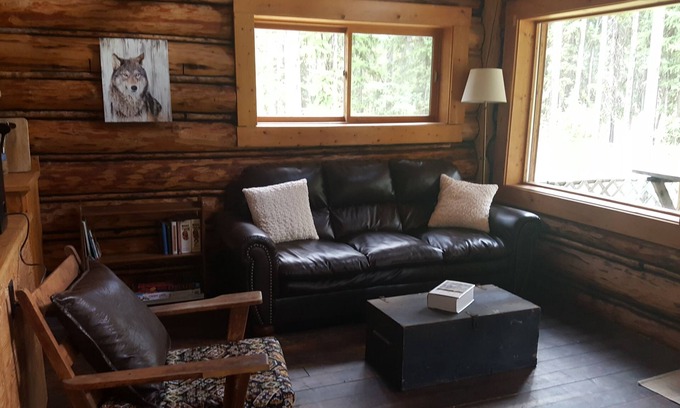 Condon Cabin | Cozy Cabin Retreat Surrounded by Majestic Pines