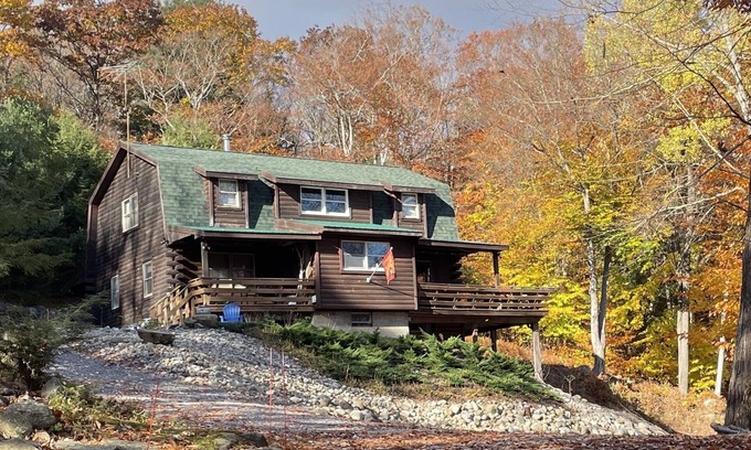 Lake Luzerne Cabin | Pet-Friendly Rustic Cabin at Smith Mtn House, Lake Luzerne