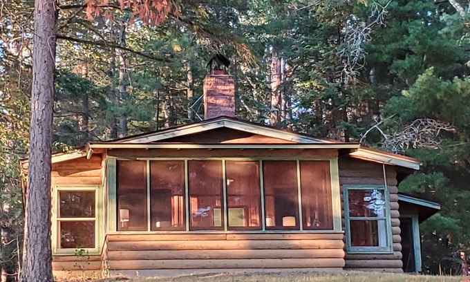 Bigfork Cabin | Tranquil Lakeview Cabin Surrounded by Serene Woodlands