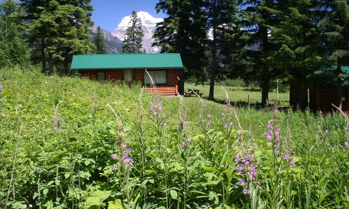 Regional District of Fraser-Fort George Cabin | Cozy Cabin Retreat in the Canadian Rockies – 10/10 Rated!