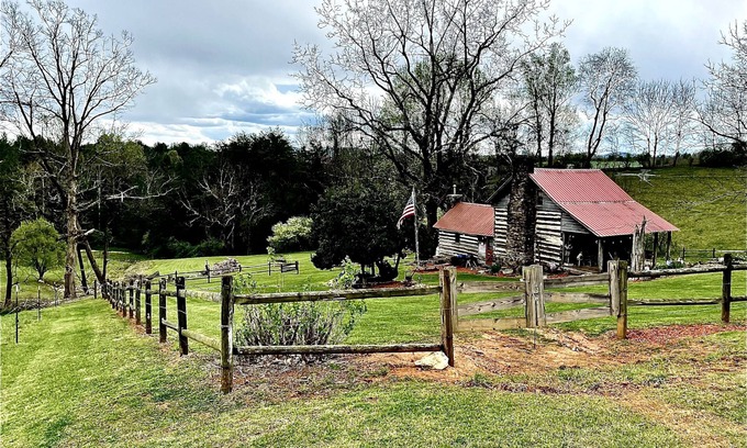 Smith River Cabin | Rustic Cabin in the valley near the Smith River. Pets Welcome!