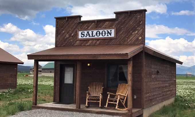 Island Park Cabin | Unforgettable Stays at Old West Escapes Saloon, 10/10 Rated
