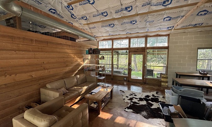 Utopia Cabin | Cozy Cabin Retreat on the Beautiful Sabinal River