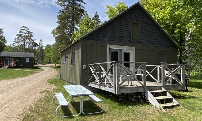 Barbeau House | Cozy Cabin Retreat on the St. Mary's River, Pet Friendly
