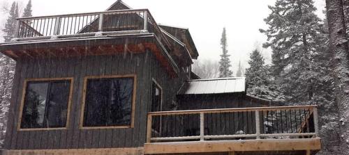 Lutsen House | Rustic Cabin Rental with Views of Lake Superior in Minnesota