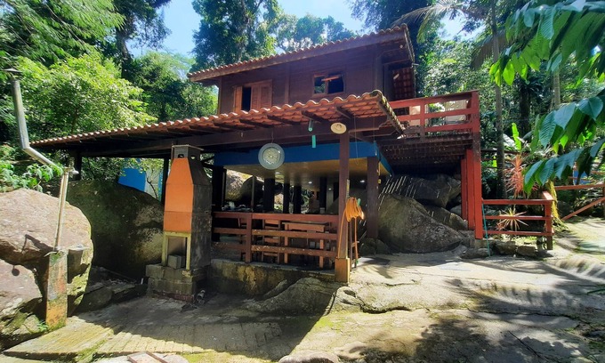 Mage Ski Chalet | Cozy Chalet Surrounded by Atlantic Forest - Pet Friendly Stay