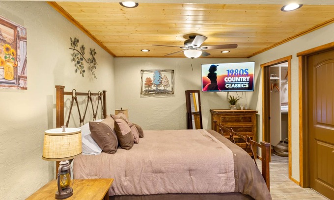 Downtown El Paso Apartment | Historic 'Rock House' Studio with Pool & Spa - Rated 9.8
