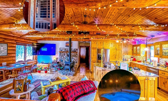 Colgate House | Cozy Log Cabin Steps from Pewaukee Lake Boat Launch