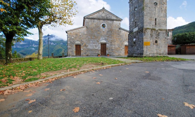 Stazzema House | Cozy Mountain Retreat in Farnocchia with Spa & Breakfast