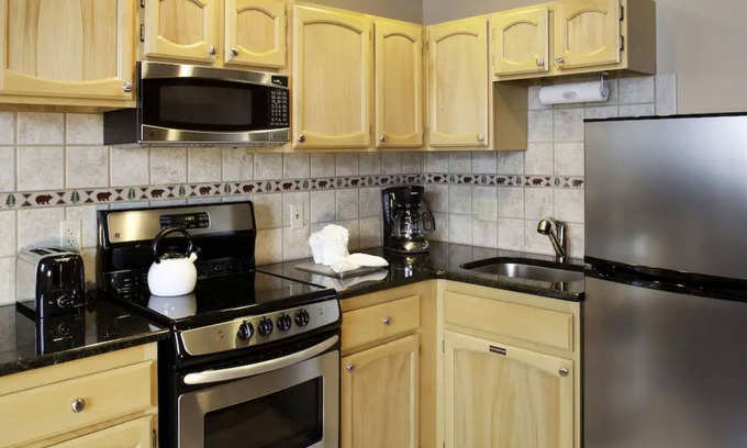 Steamboat Springs Condo | Rustic Condo with Scenic View and Family-Friendly Amenities