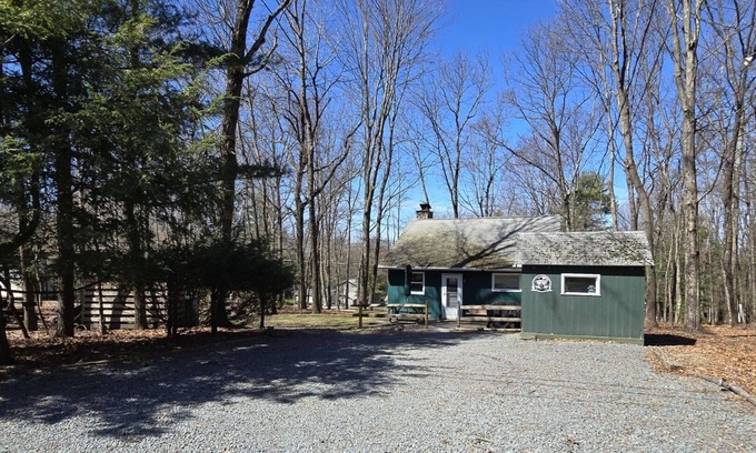 Tafton Cabin | Idyllic Lakeview Cottage Retreat Near Wallenpaupack - 9.8/10