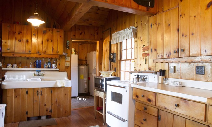 Willsboro Cottage | Scenic Waterfront Cottage with Pool & Breathtaking Views