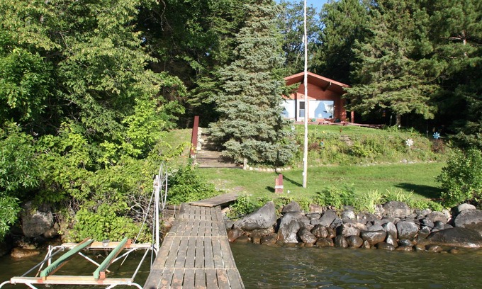 Cass Lake Cabin | Idyllic Lakefront Cabin on Leech Lake – Pet-Friendly Retreat
