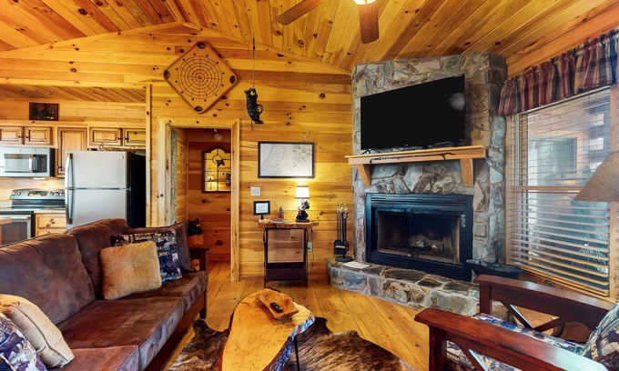 Blue Ridge Cabin | Rustic Dog-Friendly Cabin with Deck and Scenic Forest Views