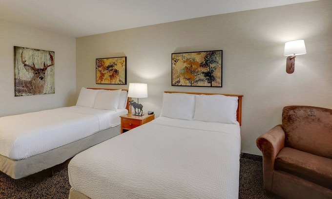 Quincy Hotel | Rustic River Retreat with Pools & Pet-Friendly Amenities