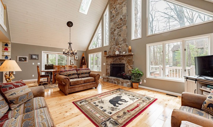 Blakeslee House | Discover Blended: Lake Access with Hot Tub & Cozy Fireplace