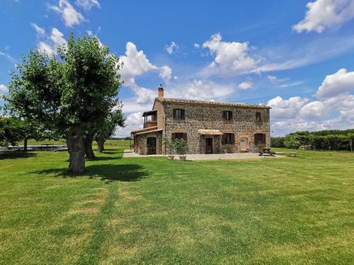 Castiglione in Teverina House | Experience Morus Country House: Family-Friendly Retreat