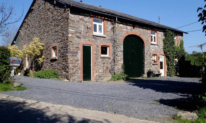 Commanster Other | Rustic Farm Stay in Rogery
