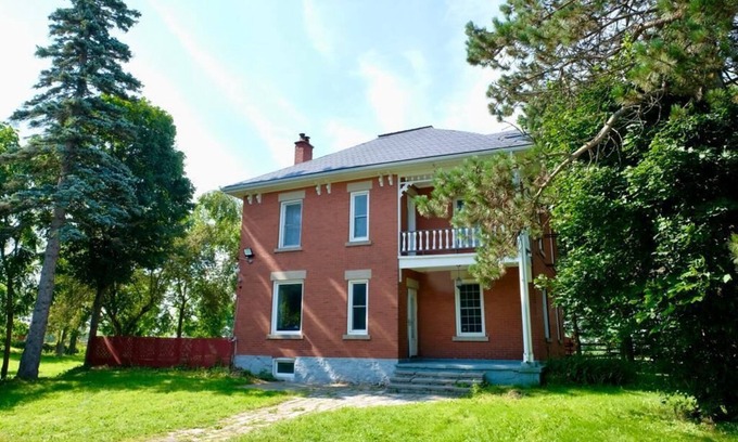 Erin Other | Rustic Farmhouse Oasis: Nature Retreat Near Downtown Guelph