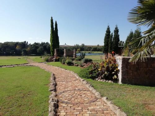Emalahleni Cabin | Rustic Fields Lodge & Venue