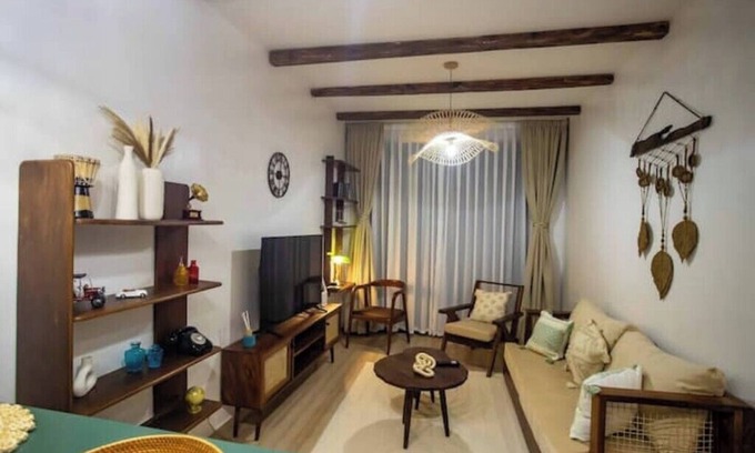 Entebbe House | Rustic Haven Lakeside Condo