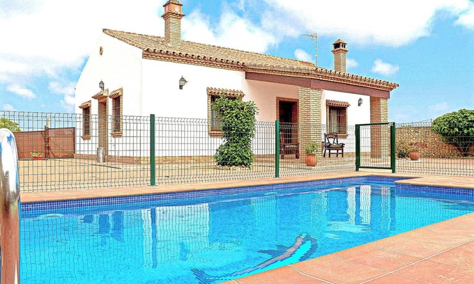 Campano Ski Chalet | Cozy Holiday Villa for 5 with Private Pool & Spa