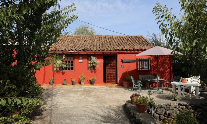 Vega de San Mateo Cottage | Inviting La Asomada Cottage with Breathtaking Views & Pool