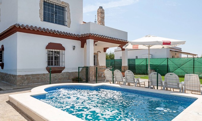 El Palmar House | Cozy Beachside Retreat with Pool, Garden & Pet-Friendly Perks