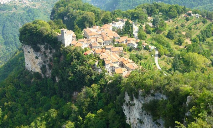 Motrone House | Discover Tuscany Village: Pet-Friendly & Family-Oriented Stay
