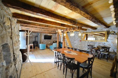 Cetinje Municipality House | Inviting Rustic House Pojata: Pet & Child Friendly Stay