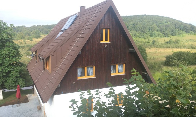 Prijeboj House | Premier Stay at Rustic Inn River - Guest Rated 9.8/10