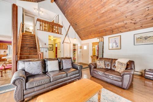 Intervale House | Cozy Intervale Hideaway with Deck and Wooded Views
