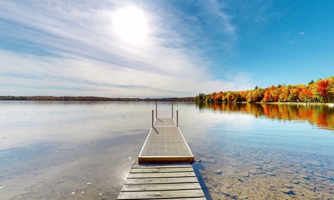 Dexter Cabin | Lakefront Cabin Retreat with Dock & Firepit - Pet Friendly