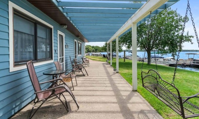Mayfield Apartment | Idyllic Lakefront Retreat with Scenic Views and Pet-Friendly Stay