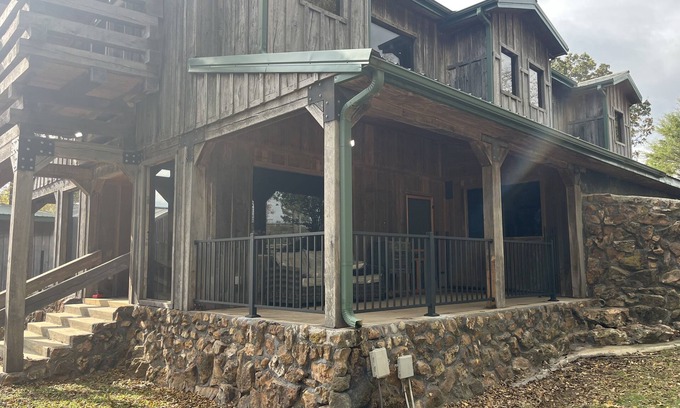Wyandotte Cabin | Rustic Lodge with Scenic Views and Family-Friendly Amenities