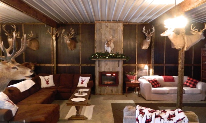 Hillsboro Cabin | Relaxing Lodge with Private Cabins and Lake View Amenities