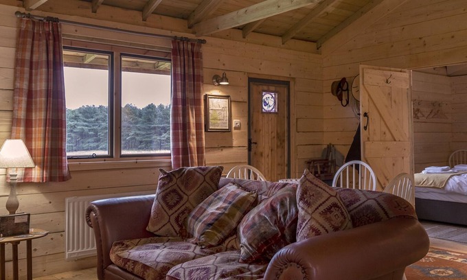 Sherwood Forest House | Idyllic Log Cabin with Ocean View Near Sherwood Forest