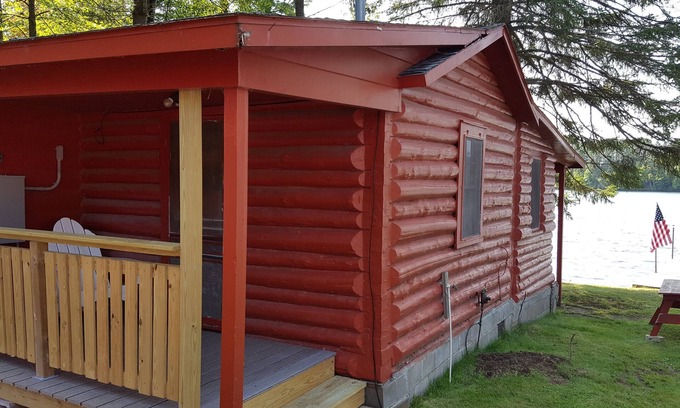 Tomahawk Cabin | Historic Log Cabin Retreat with Lake Views and Hot Tub