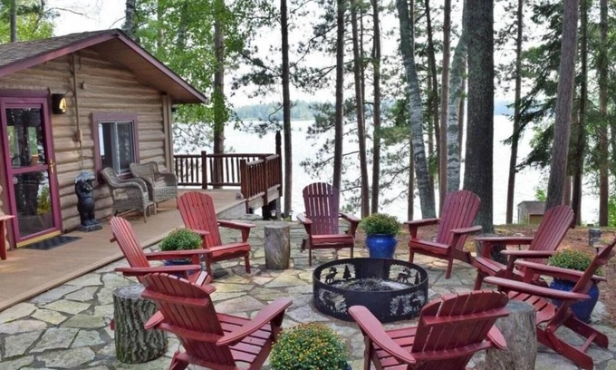 Longville Cabin | Cozy Log Cabin Retreat with Hot Tub & Lake Views