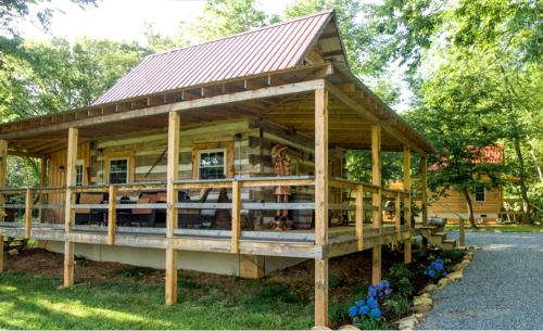 Crystal Hill House | Rustic Log Cabin near South Boston, Virginia