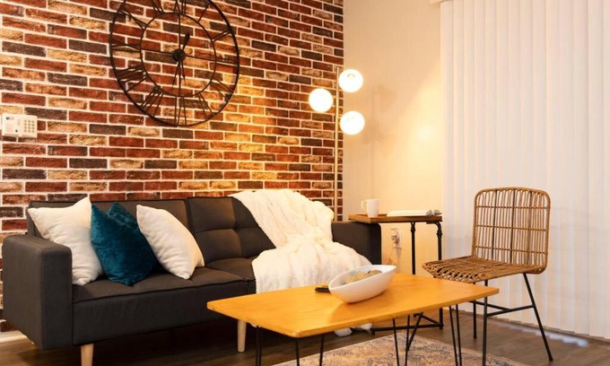 Gainesville Apartment | Tranquil Oasis: Your Central Escape with Oceanfront Views