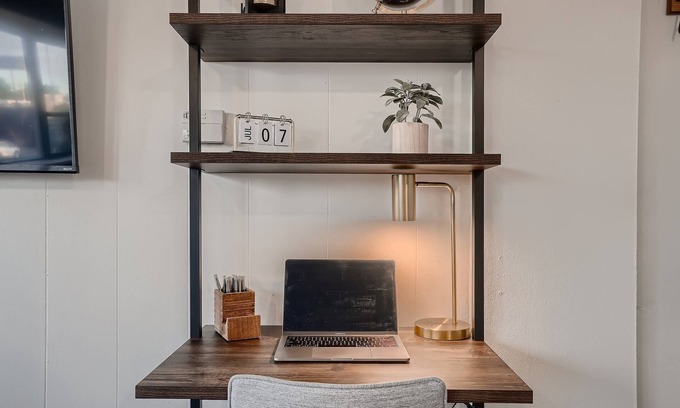 Overland Apartment | Rustic Luxe Studio: Cozy Getaway Minutes from Downtown