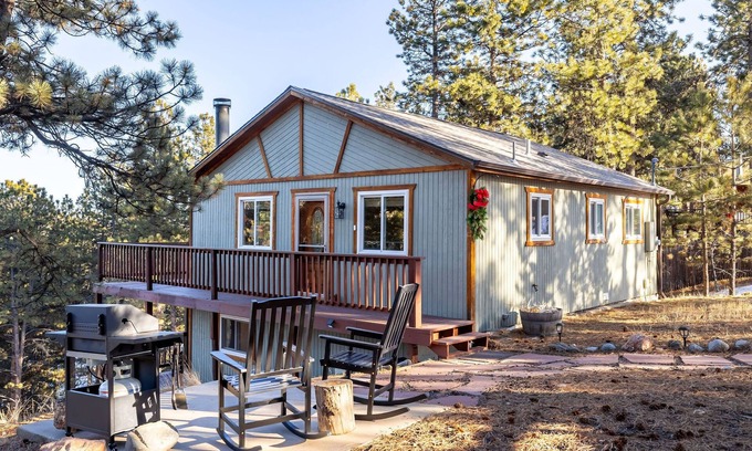 Bailey Cabin | Idyllic Forest Retreat with Wildlife and Scenic Deck Views