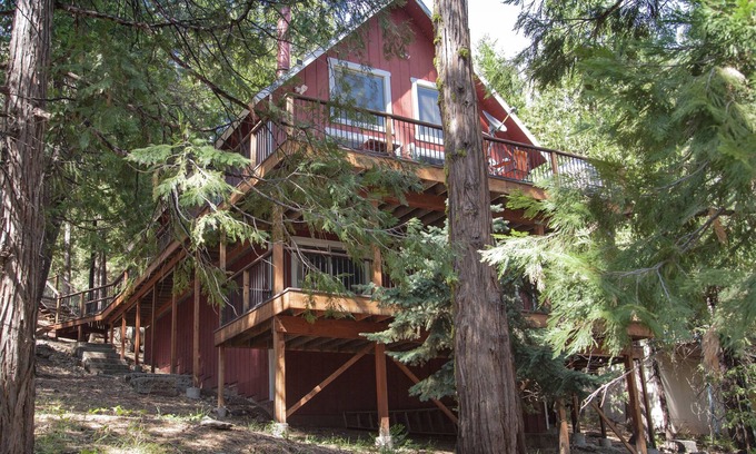 Long Barn Cabin | Experience Rustic Elegance Near Pinecrest Lake & Sierra Fun