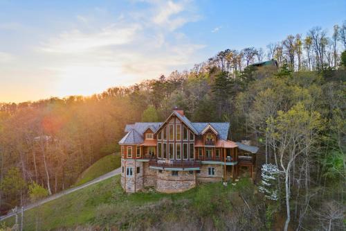Morganton House | Rustic Retreat with Hot Tub & 9/10 Guest Rating