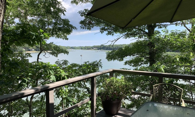 Mattituck House | Relaxing Mattituck Waterfront Home with Pool & Private Dock